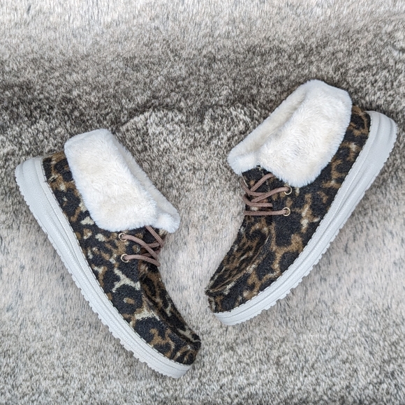 Hey Dude Britt Abstract Leopard Ankle Bootie Women's 5 - Picture 10 of 14